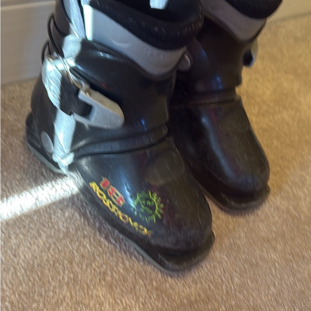 Kids ski boots - mondo 18.5